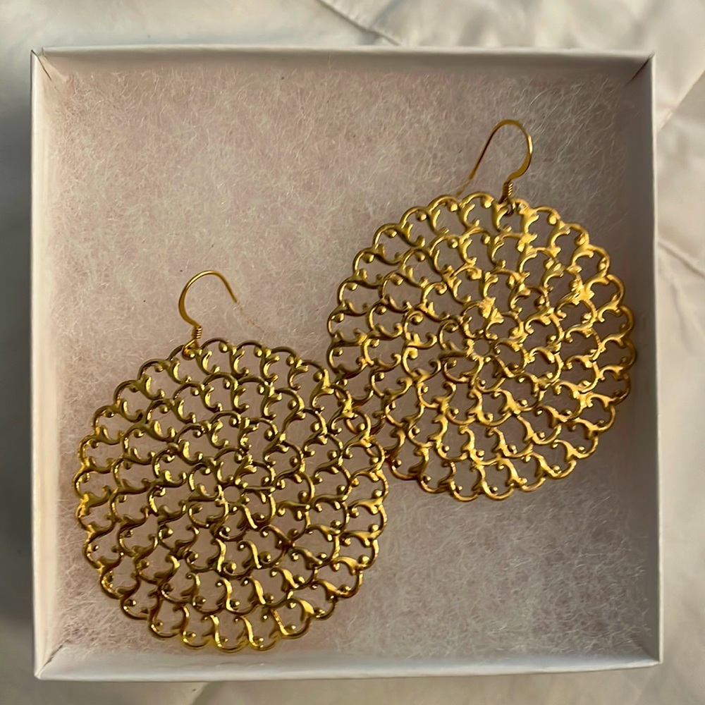 Round chandelier earrings